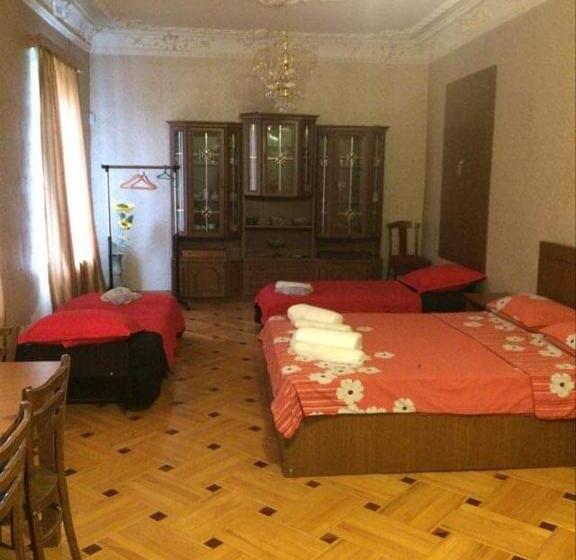 پانسیون Guesthouse Raisa