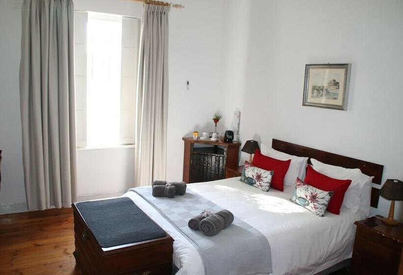 بنسيون Petal S Place