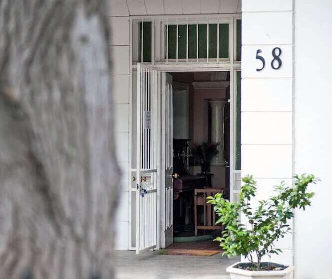 بنسيون Petal S Place