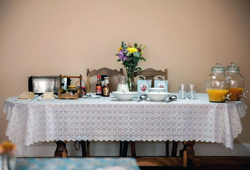 بنسيون Petal S Place