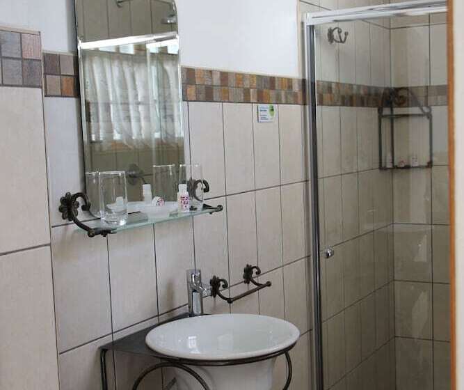 بنسيون Petal S Place