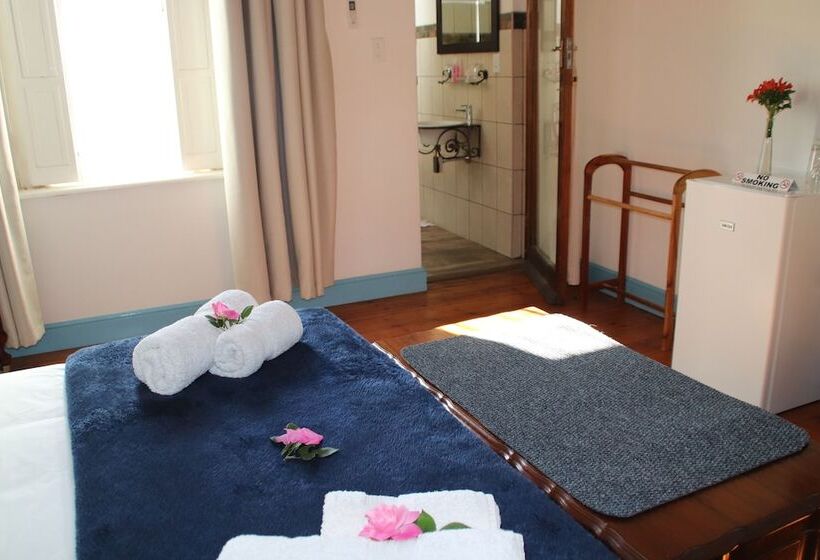 بنسيون Petal S Place