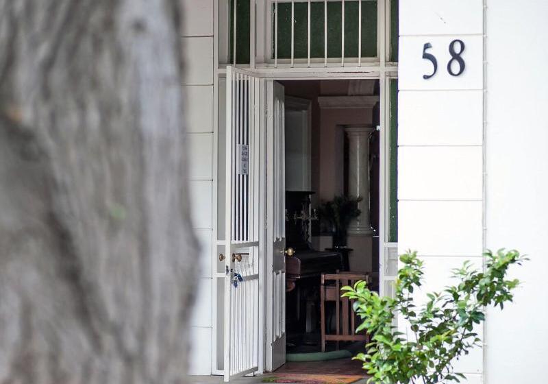 بنسيون Petal S Place