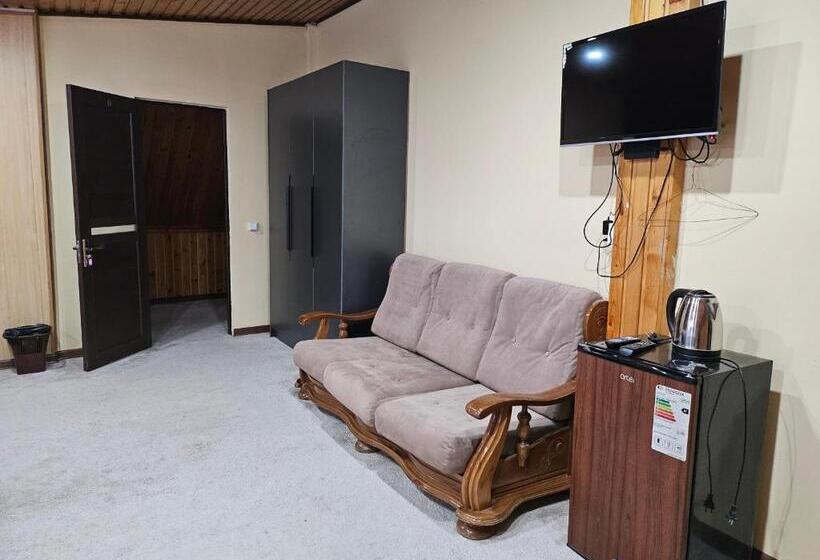 بنسيون Guest House Rohat Lux