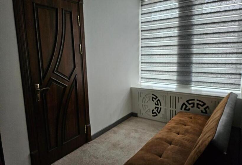 פנסיון Guest House Rohat Lux