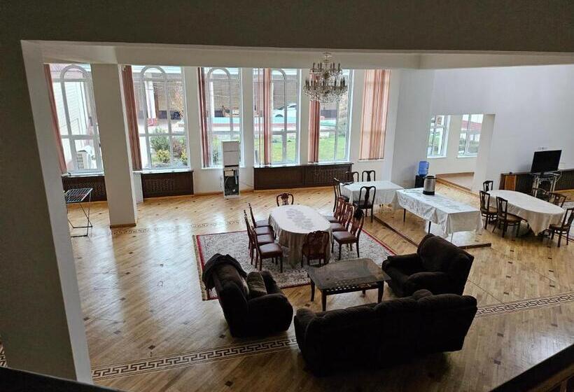 بنسيون Guest House Rohat Lux