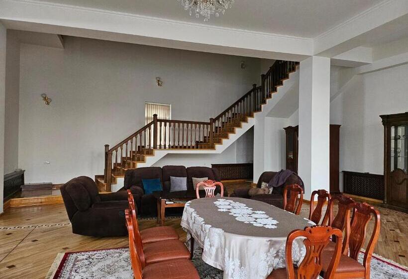 بنسيون Guest House Rohat Lux