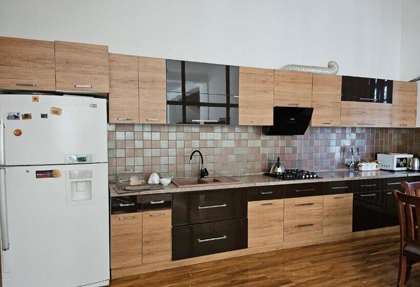 بنسيون Guest House Rohat Lux