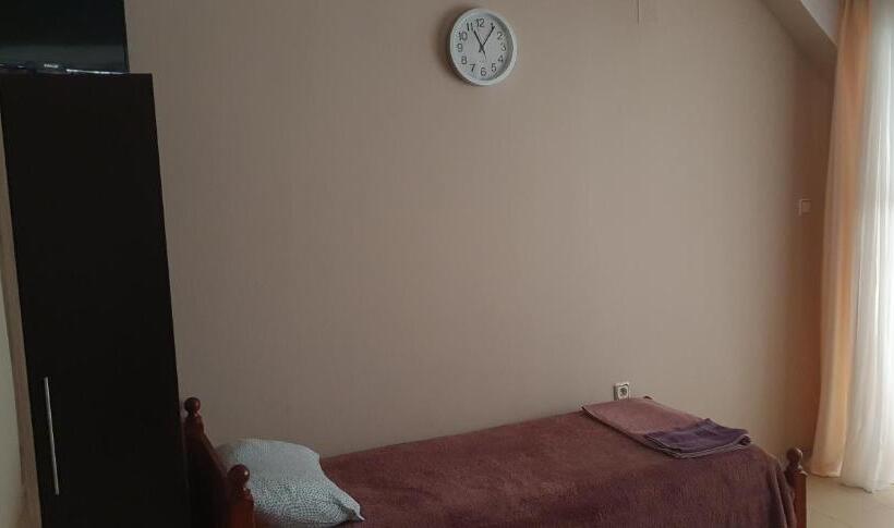 פנסיון Rooms Lagat