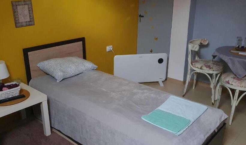 פנסיון Rooms Lagat