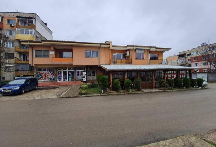 פנסיון Rooms Lagat