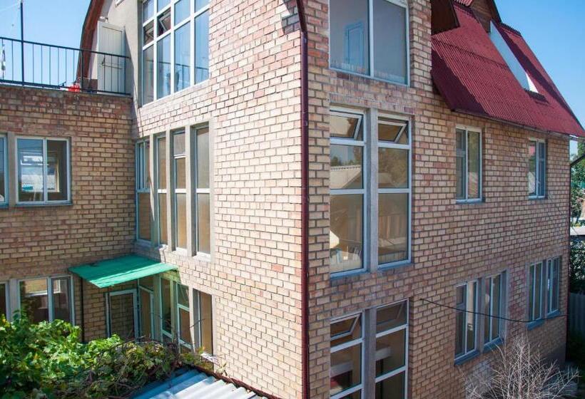 پانسیون Sakura Guesthouse