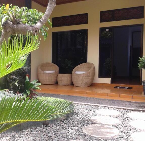 פנסיון The Arya Guest House