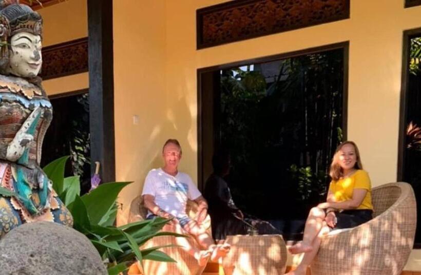 פנסיון The Arya Guest House