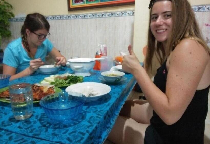 פנסיון The Arya Guest House