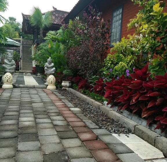 פנסיון The Arya Guest House