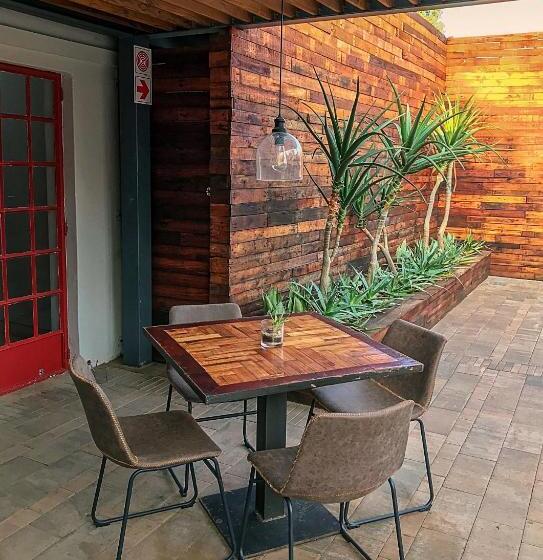 膳宿费 The Doors Inn