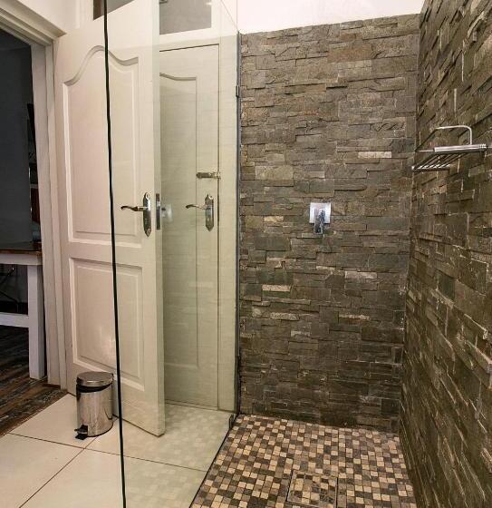 膳宿费 The Doors Inn