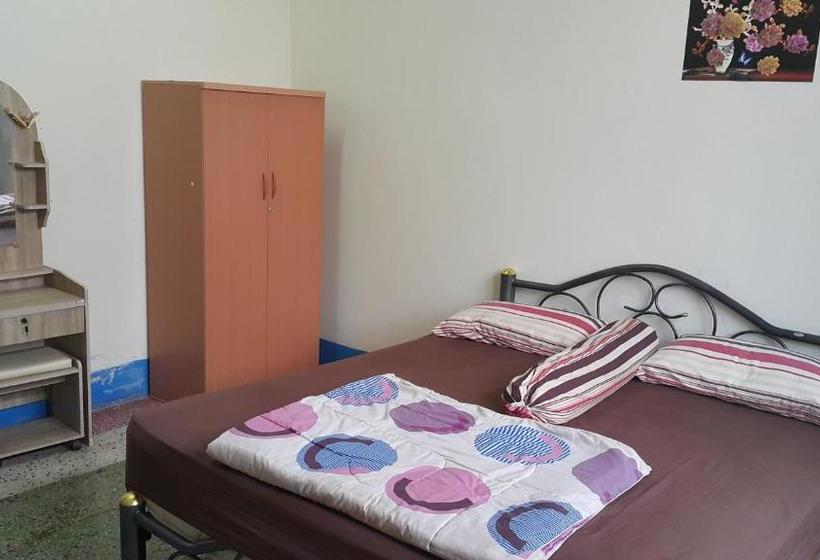 Пансион Yummy Bagpackers Hostel