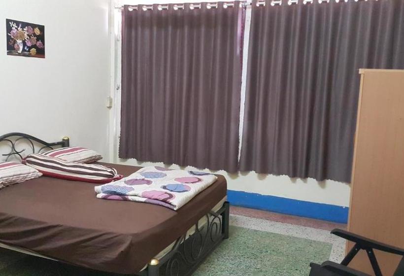 Пансион Yummy Bagpackers Hostel