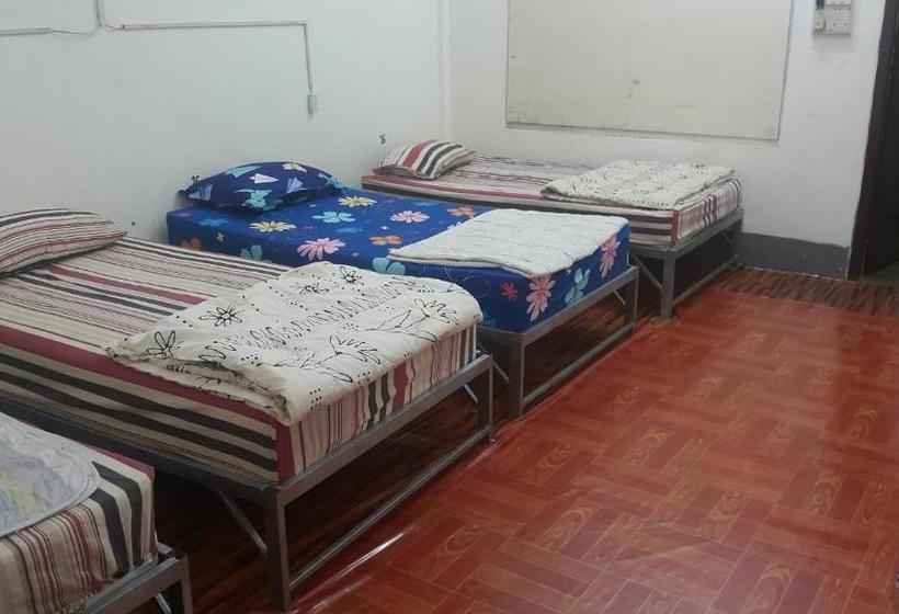 Пансион Yummy Bagpackers Hostel