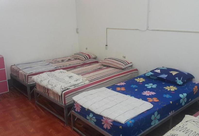 Пансион Yummy Bagpackers Hostel