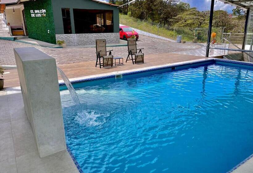 هاستل El Balcon De Los Reyes