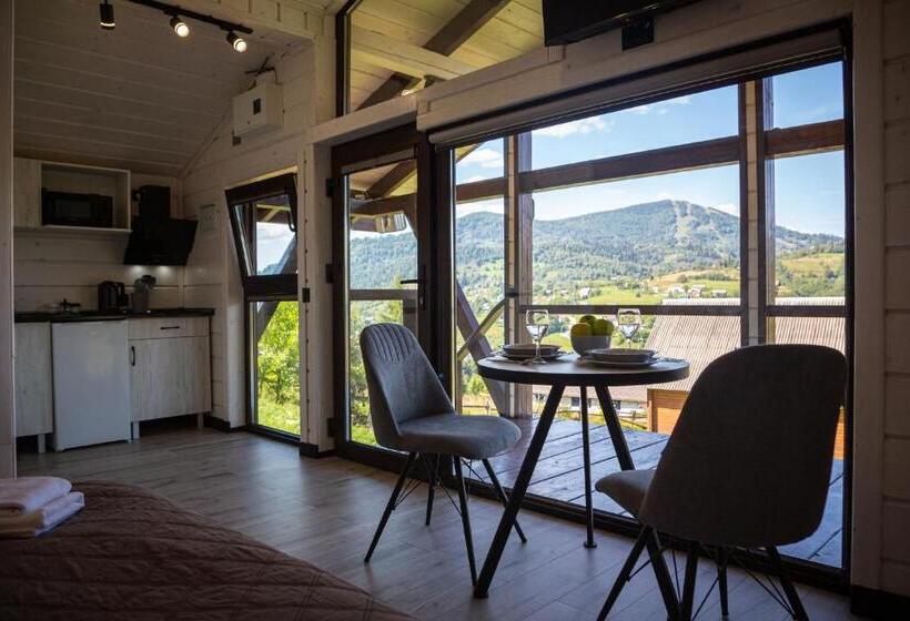 호스텔 Lisoviy Zatyshok, Z Vidkrutum Litnim Baseynom