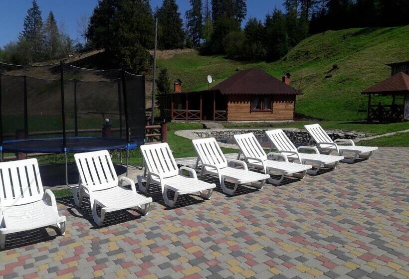 호스텔 Lisoviy Zatyshok, Z Vidkrutum Litnim Baseynom