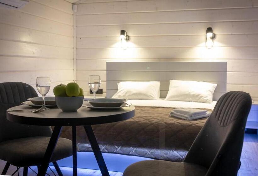 호스텔 Lisoviy Zatyshok, Z Vidkrutum Litnim Baseynom