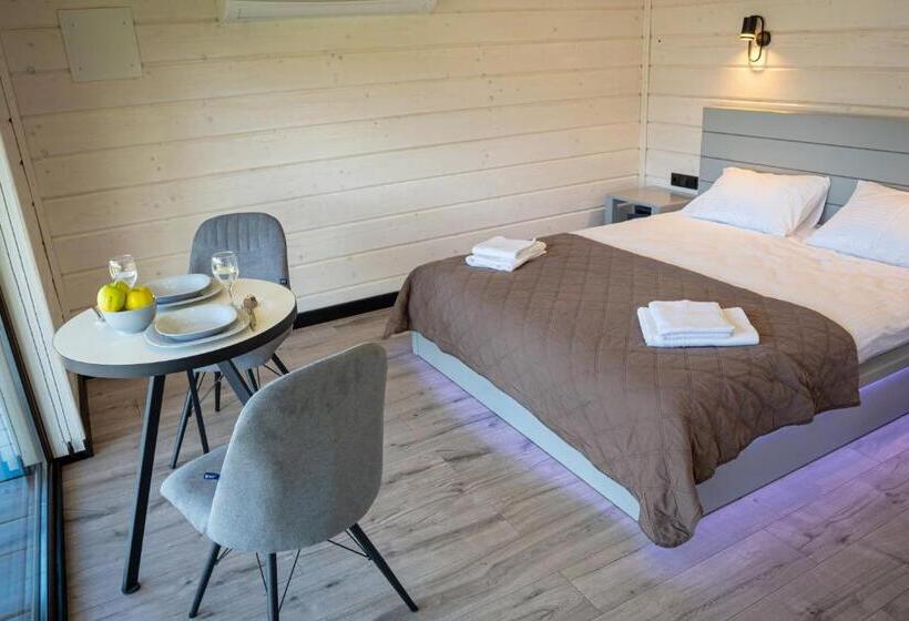 호스텔 Lisoviy Zatyshok, Z Vidkrutum Litnim Baseynom