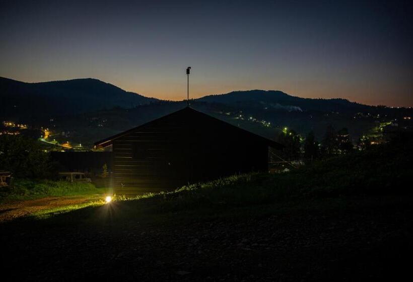 호스텔 Lisoviy Zatyshok, Z Vidkrutum Litnim Baseynom