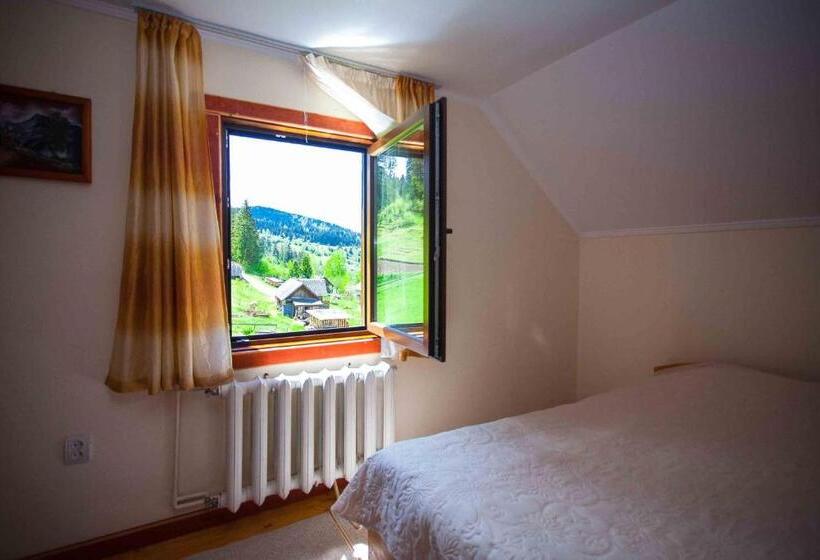 호스텔 Lisoviy Zatyshok, Z Vidkrutum Litnim Baseynom