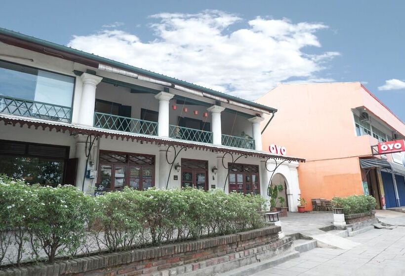 호텔 Oyo 422 Achterhuis Residence