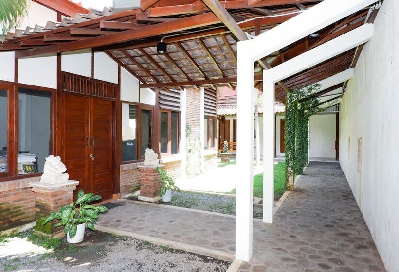 ホテル Oyo 422 Achterhuis Residence