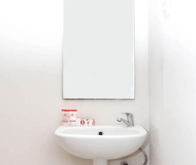 ホテル Oyo 422 Achterhuis Residence