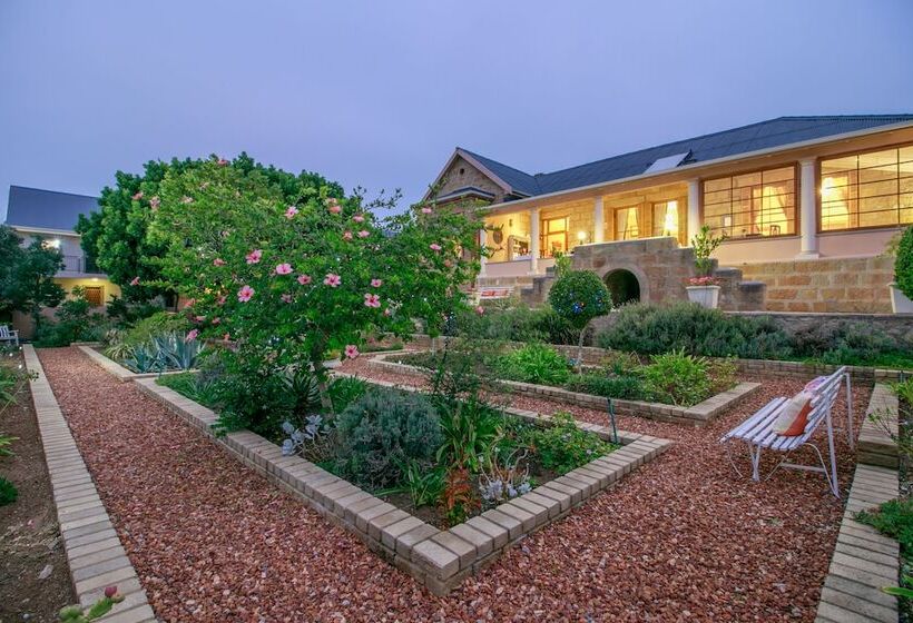 פנסיון Betty S Boutique