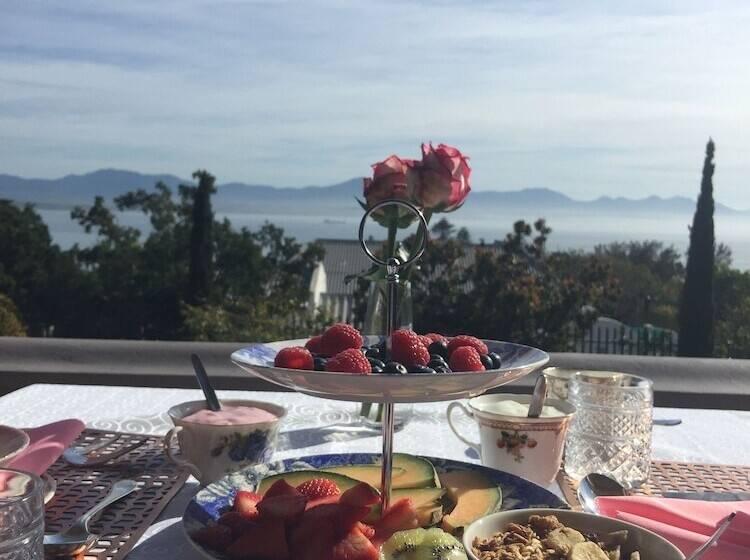 פנסיון Betty S Boutique