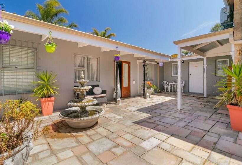 פנסיון Betty S Boutique