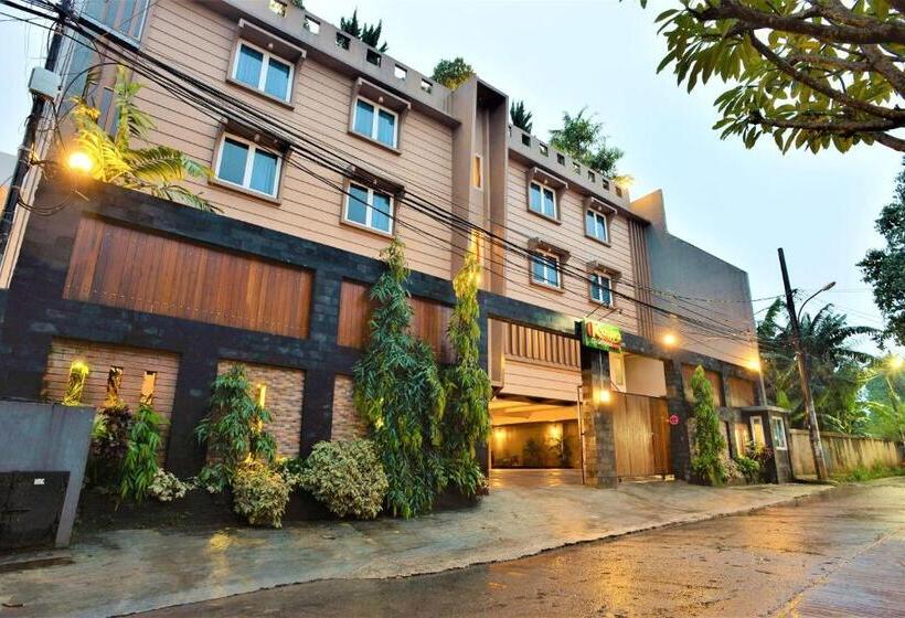 Пансион Kasira Residence