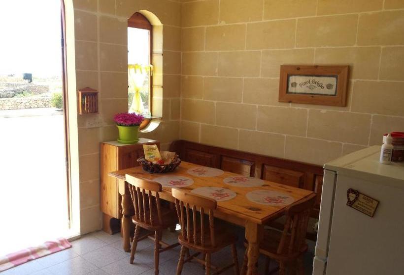 پانسیون Katalina House