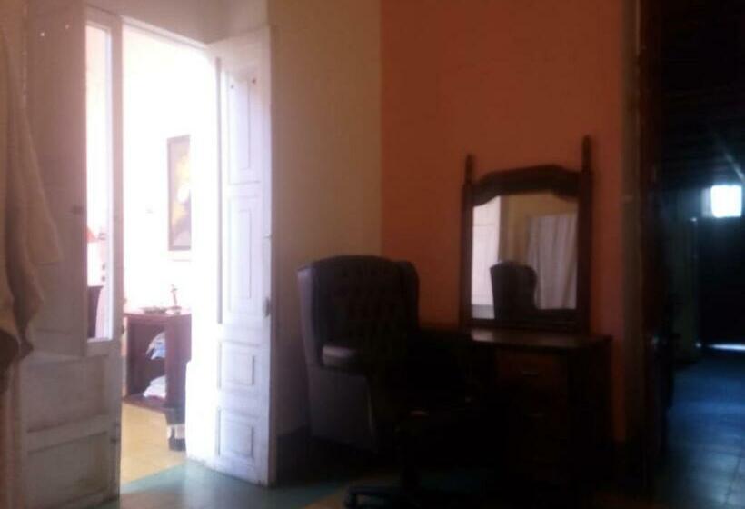 پانسیون Maska Mansion