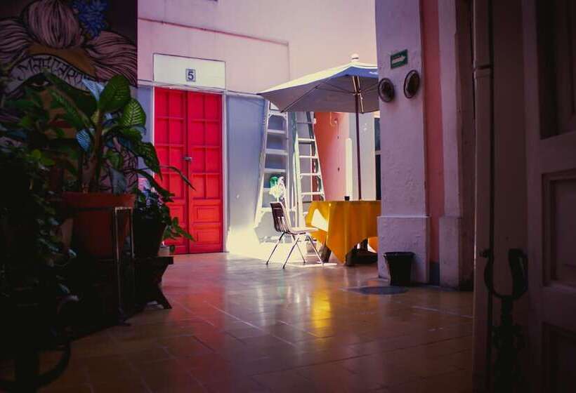 پانسیون Maska Mansion