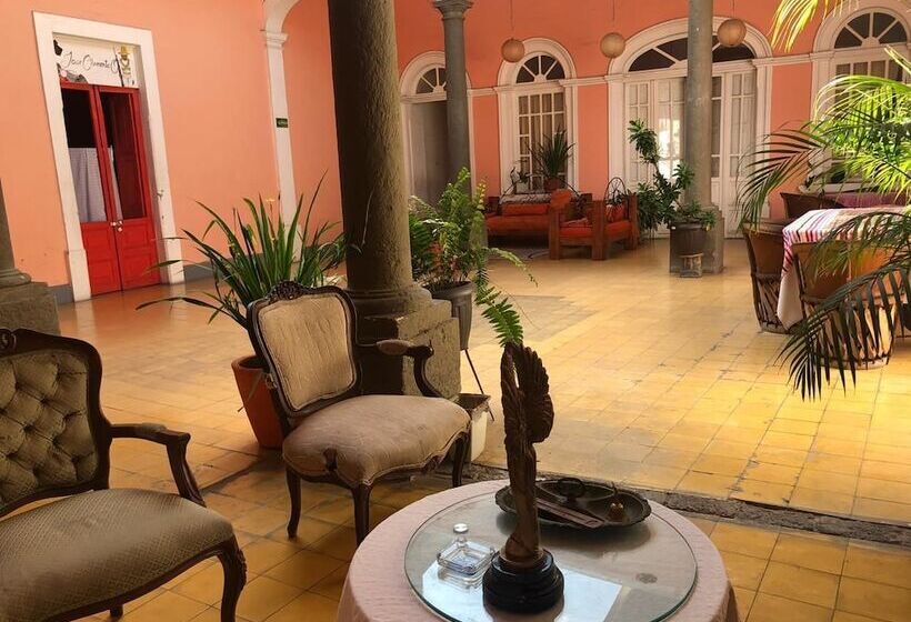 پانسیون Maska Mansion