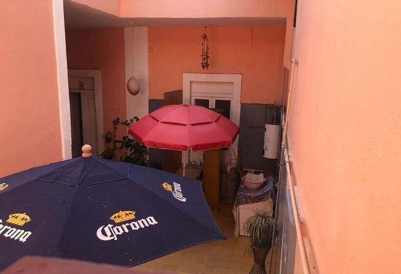 پانسیون Maska Mansion