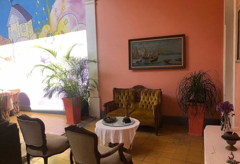 پانسیون Maska Mansion