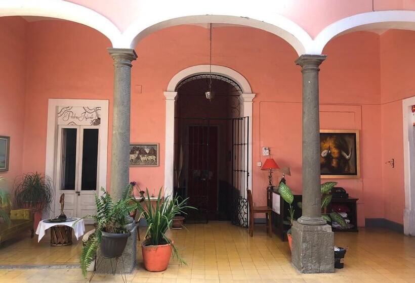 پانسیون Maska Mansion