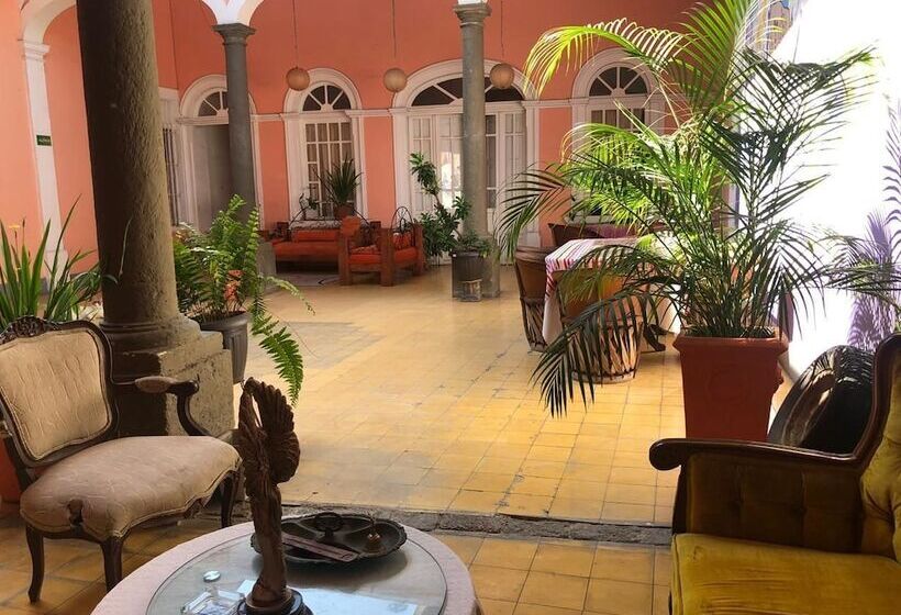 پانسیون Maska Mansion