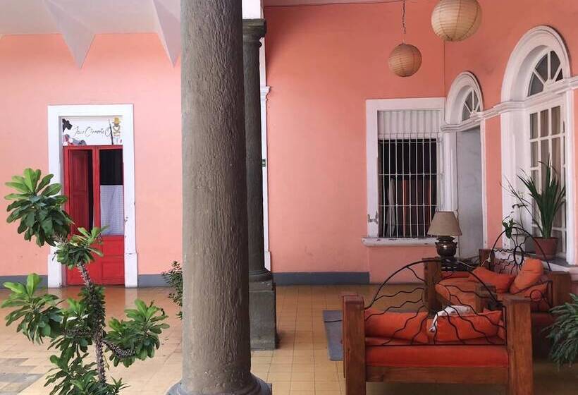 پانسیون Maska Mansion