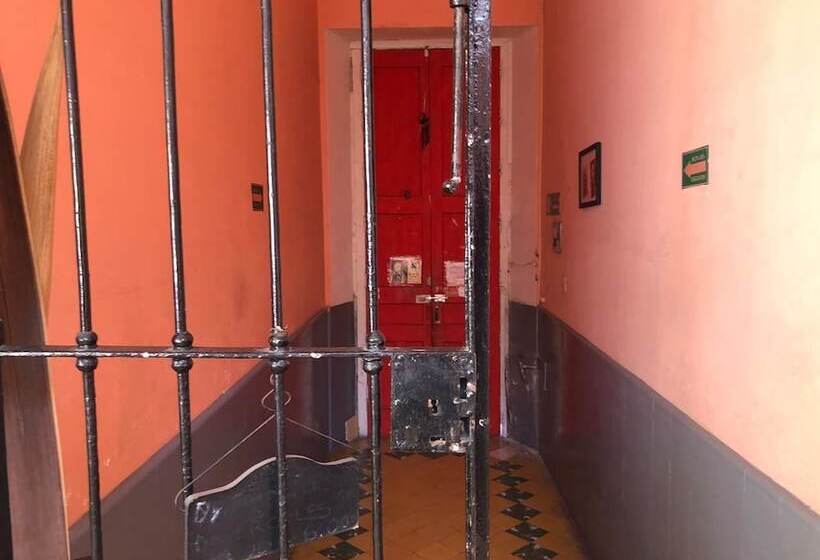 پانسیون Maska Mansion